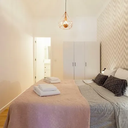 2 Stylish Flat At Bairro Alto-principe Real Apartment